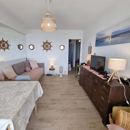 T2 Au Lavandou Avec Parking Et Vue Imprenable - Fr-1-308-82 Διαμέρισμα *