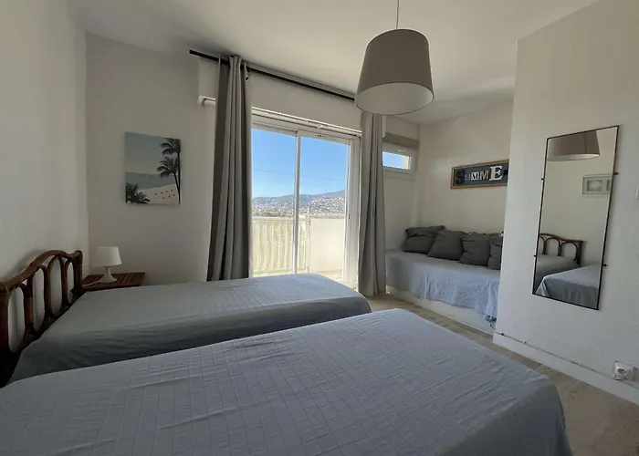 T2 Au Lavandou Avec Parking Et Vue Imprenable - Fr-1-308-82 아파트 *